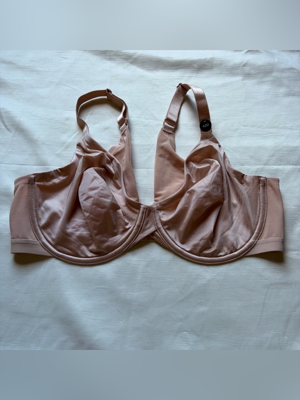 NWT Voglio cream bra size 42D